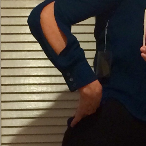 Teal Blouse - Picture 2 of 6